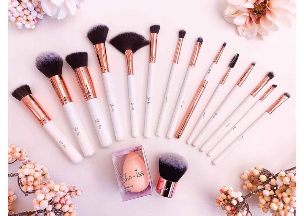 She-ISS Brush Set